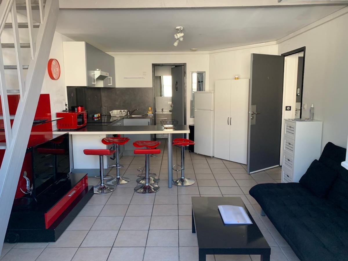 Appartement T3 Tout Confort En Duplex A 20Mn A Pied Du Centre-Ville Avec Tv Et Wifi La Rochelle  Luaran gambar